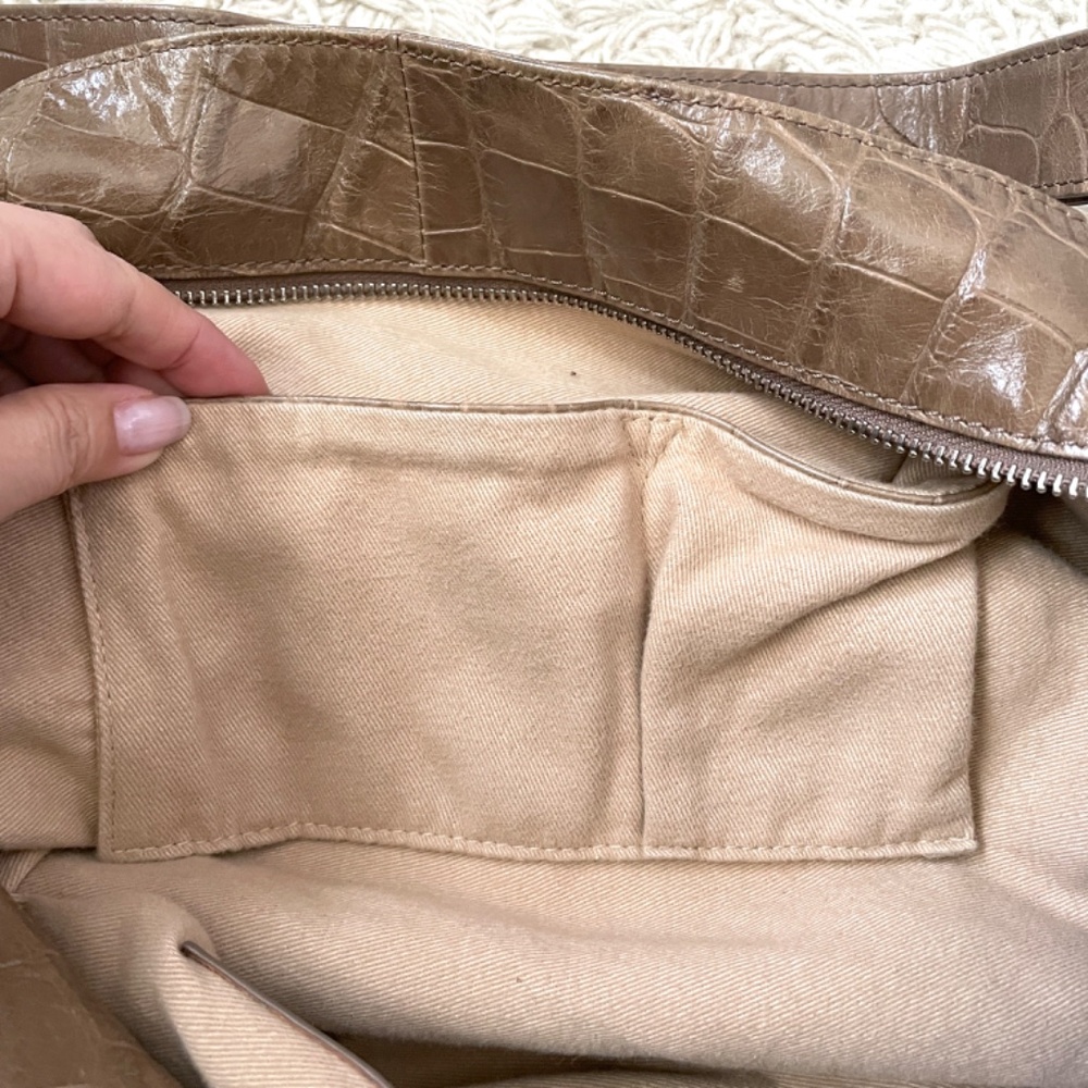 🛑 Taupe Croc Embossed Leather Slouchy Crescent Purse - HUGE! - Picture 5 of 8